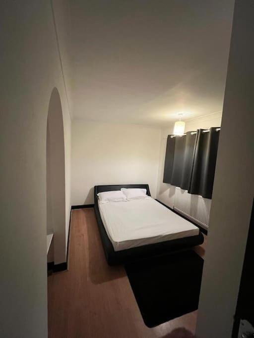 Willa Cheerful 3 Bed House With Free Parking. Nottingham Zewnętrze zdjęcie