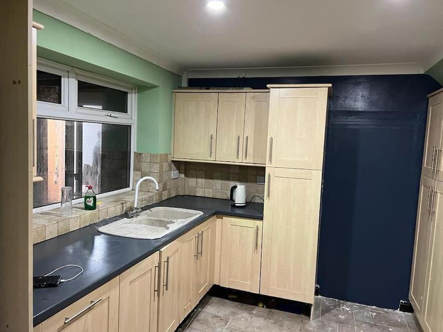 Willa Cheerful 3 Bed House With Free Parking. Nottingham Zewnętrze zdjęcie