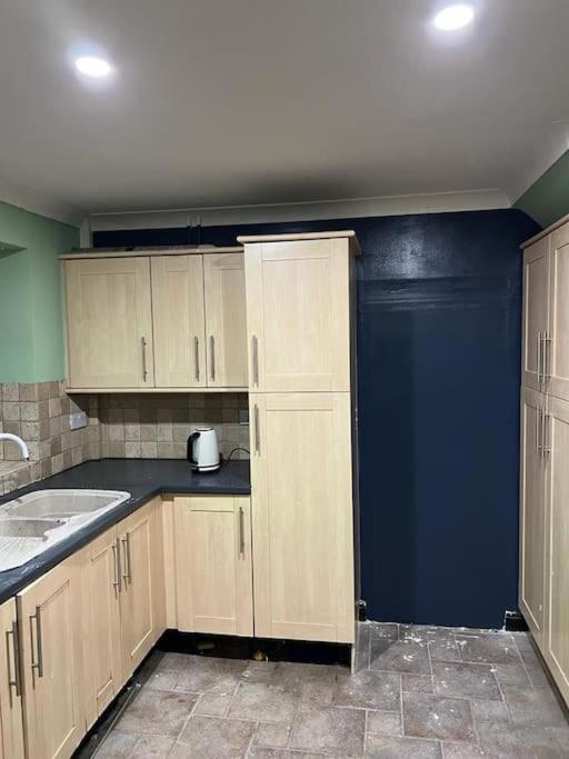 Willa Cheerful 3 Bed House With Free Parking. Nottingham Zewnętrze zdjęcie